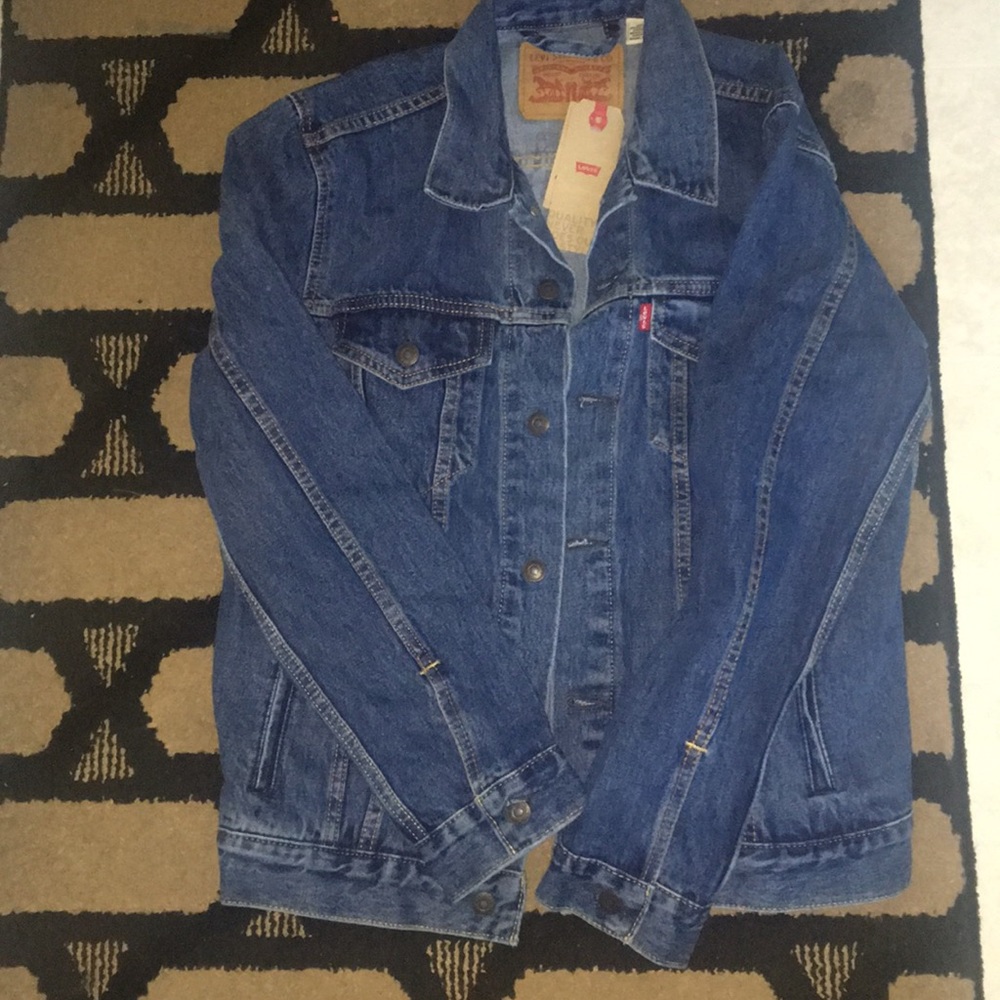 NWT  man’s Levis blue jean jacket
